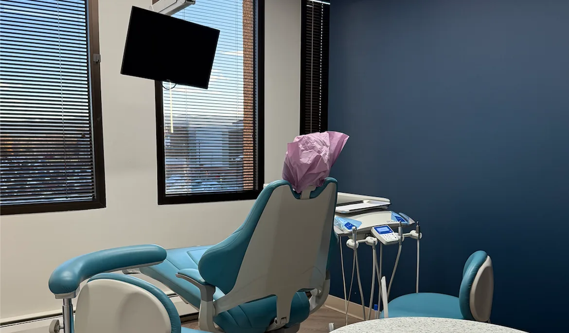 Comfortable treatment room for tooth extractions in Littleton, CO